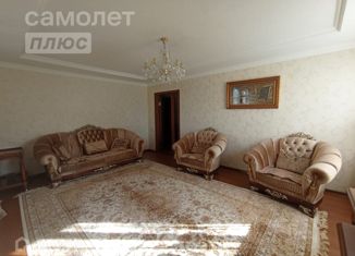 Продаю 3-ком. квартиру, 86 м2, Грозный, улица У.А. Садаева, 11, 1-й микрорайон