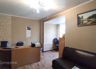 Продается 3-комнатная квартира, 67 м2, Кировская область, улица Ленина, 134к1