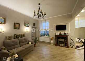 Продам 2-ком. квартиру, 60 м2, Котовск, Октябрьская улица, 8А