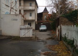 Продаю однокомнатную квартиру, 12.6 м2, Евпатория, улица Матвеева, 4/11