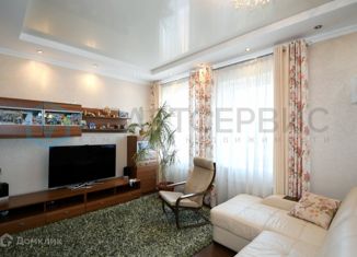Продается трехкомнатная квартира, 126 м2, Омск, улица Маршала Жукова, 65