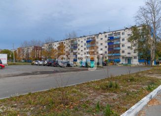 Продается трехкомнатная квартира, 64.4 м2, Курган, улица Перова, 16