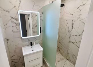 Сдам в аренду 1-комнатную квартиру, 45 м2, Казань, улица Зур Урам, 1Г, ЖК Триумф