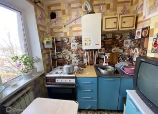 Продается 2-комнатная квартира, 42 м2, Армянск, микрорайон имени Генерала Васильева, 13