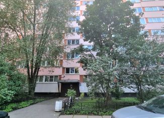 Продам трехкомнатную квартиру, 59.1 м2, Санкт-Петербург, улица Прокофьева, 9/12, метро Парнас