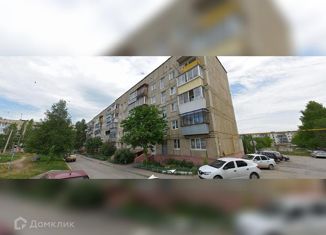 1-комнатная квартира на продажу, 46 м2, Юрюзань, улица Ильи Тараканова, 25