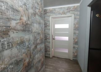 Продам 3-комнатную квартиру, 62 м2, Абинск, улица Парижской Коммуны, 1