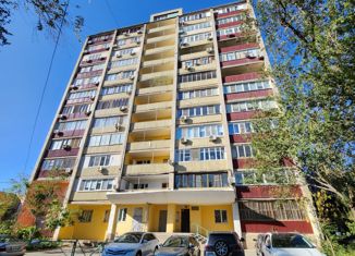 Продам трехкомнатную квартиру, 80 м2, Астраханская область, Звёздная улица, 17к3