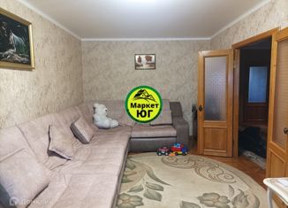 Продается 4-ком. квартира, 81 м2, Абинск, улица Красных Таманцев, 42