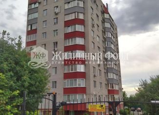 Продается 3-комнатная квартира, 97 м2, Курская область, улица Челюскинцев, 17