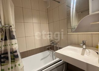 Продается трехкомнатная квартира, 61 м2, Татарстан, улица Пушкина, 37