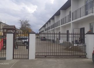 Продам таунхаус, 83 м2, Крымск, улица Ворошилова, 2