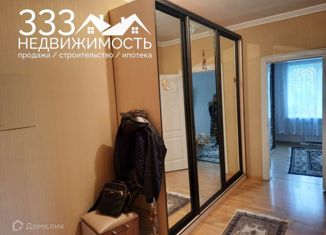 Продается двухкомнатная квартира, 65 м2, Владикавказ, 12-й микрорайон, Весенняя улица, 1к5