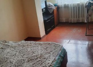 Продается 3-комнатная квартира, 69 м2, Владикавказ, улица Астана Кесаева, 5, 7-й микрорайон