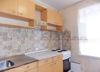 Сдается в аренду однокомнатная квартира, 30 м2, Челябинск, улица Руставели, 2А