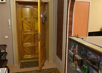 Продаю 2-ком. квартиру, 52 м2, Белая Калитва, Коммунистическая улица, 4