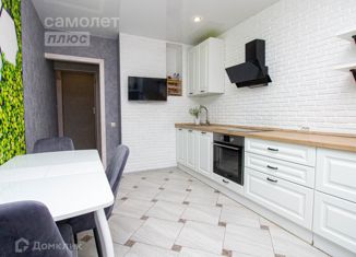 Продажа трехкомнатной квартиры, 69.5 м2, Ульяновск, проспект Генерала Тюленева, 42