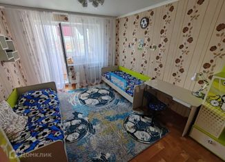 Продается трехкомнатная квартира, 67 м2, Волгодонск, улица Маршала Кошевого, 64