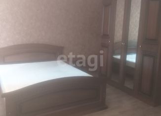 Сдача в аренду трехкомнатной квартиры, 80 м2, посёлок городского типа Комсомольское, Зелёная улица, 33