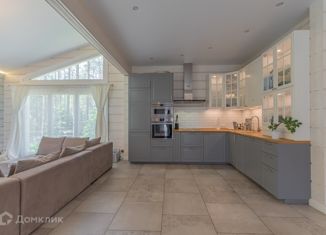 Сдам дом, 226 м2, деревня Медный Завод, Петровская улица, 5