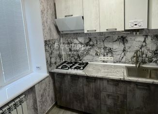 Сдаю в аренду 2-ком. квартиру, 45 м2, Феодосия, улица Вити Коробкова, 3