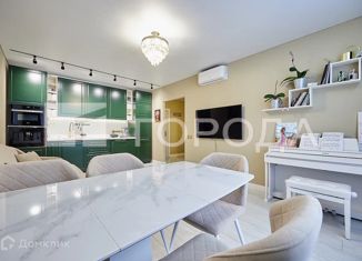 Продаю 2-ком. квартиру, 55 м2, Москва, Боровское шоссе, 2к3, метро Говорово