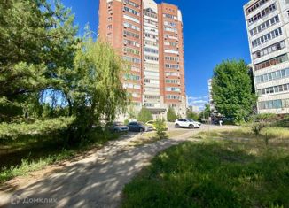 Продажа 2-комнатной квартиры, 61 м2, Волжский, улица Александрова, 28