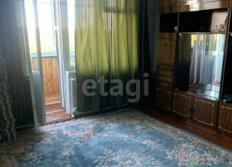 Трехкомнатная квартира на продажу, 58.2 м2, поселок городского типа Рамешки, Заводская улица, 7