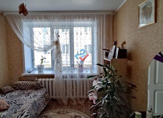 Продается 4-комнатная квартира, 60 м2, Ялуторовск, Комсомольская улица, 4