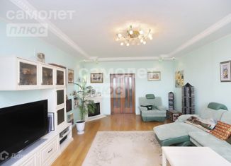 Продается 4-комнатная квартира, 128.5 м2, Липецкая область, улица имени Мичурина, 22А