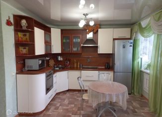 Продается 3-ком. квартира, 64.5 м2, поселок городского типа Бачатский, Мартовская улица, 26