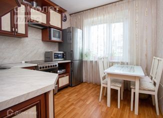 Продается 2-комнатная квартира, 52.5 м2, Ульяновск, проспект Врача Сурова, 22