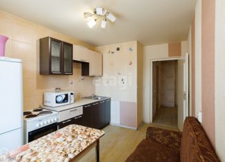 Продам 1-ком. квартиру, 39 м2, Екатеринбург, улица Крупносортщиков, 12, улица Крупносортщиков