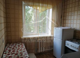 Продается 3-комнатная квартира, 56 м2, Энгельс, улица Ломоносова, 6