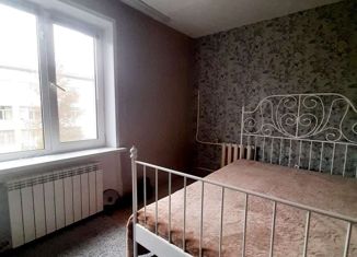 Продам 4-ком. квартиру, 61.3 м2, поселок городского типа Стройкерамика, Народная улица, 4