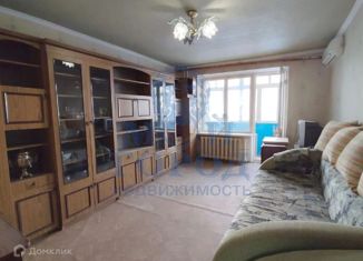 Продажа 2-комнатной квартиры, 52 м2, Батайск, улица Крупской, 42А