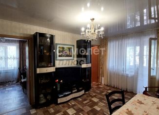 Продается 4-ком. квартира, 60 м2, Астраханская область, улица Космонавтов, 6