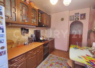 3-комнатная квартира на продажу, 68.6 м2, Суворов, Школьная улица, 2