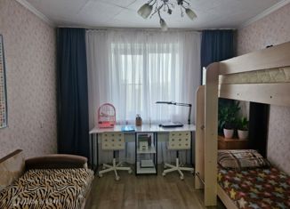 Продажа 2-комнатной квартиры, 47 м2, Астрахань, улица Куликова, 50