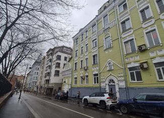 Сдам в аренду 3-ком. квартиру, 82 м2, Москва, улица Арбат, 18/1с2, улица Арбат