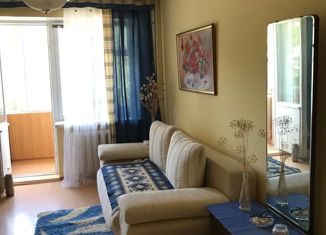 Продаю трехкомнатную квартиру, 51 м2, посёлок городского типа Мирный, улица Сырникова, 5