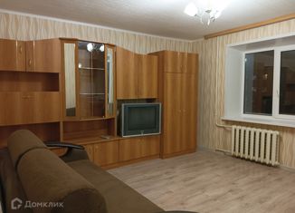 Сдается 1-комнатная квартира, 30 м2, Екатеринбург, улица Ильича, 71Д, улица Ильича