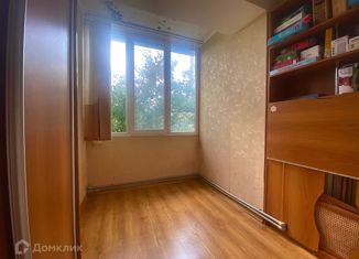 Продам 2-ком. квартиру, 56 м2, Севастополь, улица Александра Маринеско, 13