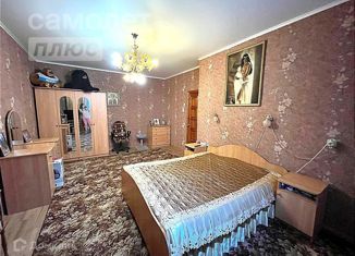 Продам четырехкомнатную квартиру, 90 м2, Курская область, Станционная улица, 27