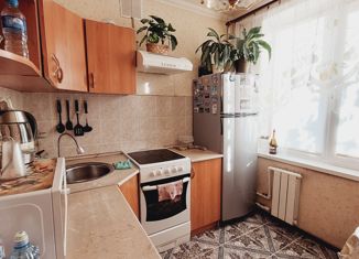 Продам двухкомнатную квартиру, 45 м2, Москва, Перекопская улица, 30к1, Перекопская улица