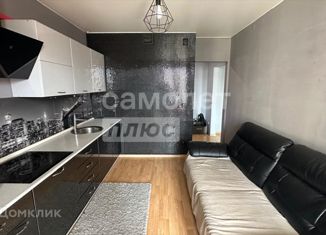 Продажа 1-ком. квартиры, 37 м2, Тюмень, улица Николая Зелинского, 19, Восточный округ