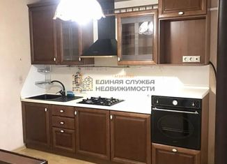 Сдается в аренду четырехкомнатная квартира, 105 м2, Уфа, улица Софьи Перовской, 48