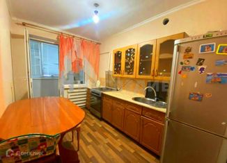 Продаю трехкомнатную квартиру, 64 м2, Курганинск, улица 76-й Квартал, 34