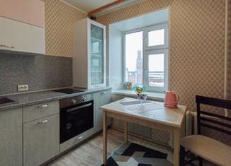 Продам 2-ком. квартиру, 45 м2, Нижневартовск, улица 60 лет Октября, 51