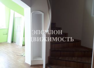 Продается 3-комнатная квартира, 145 м2, Курская область, улица Карла Маркса, 72к14